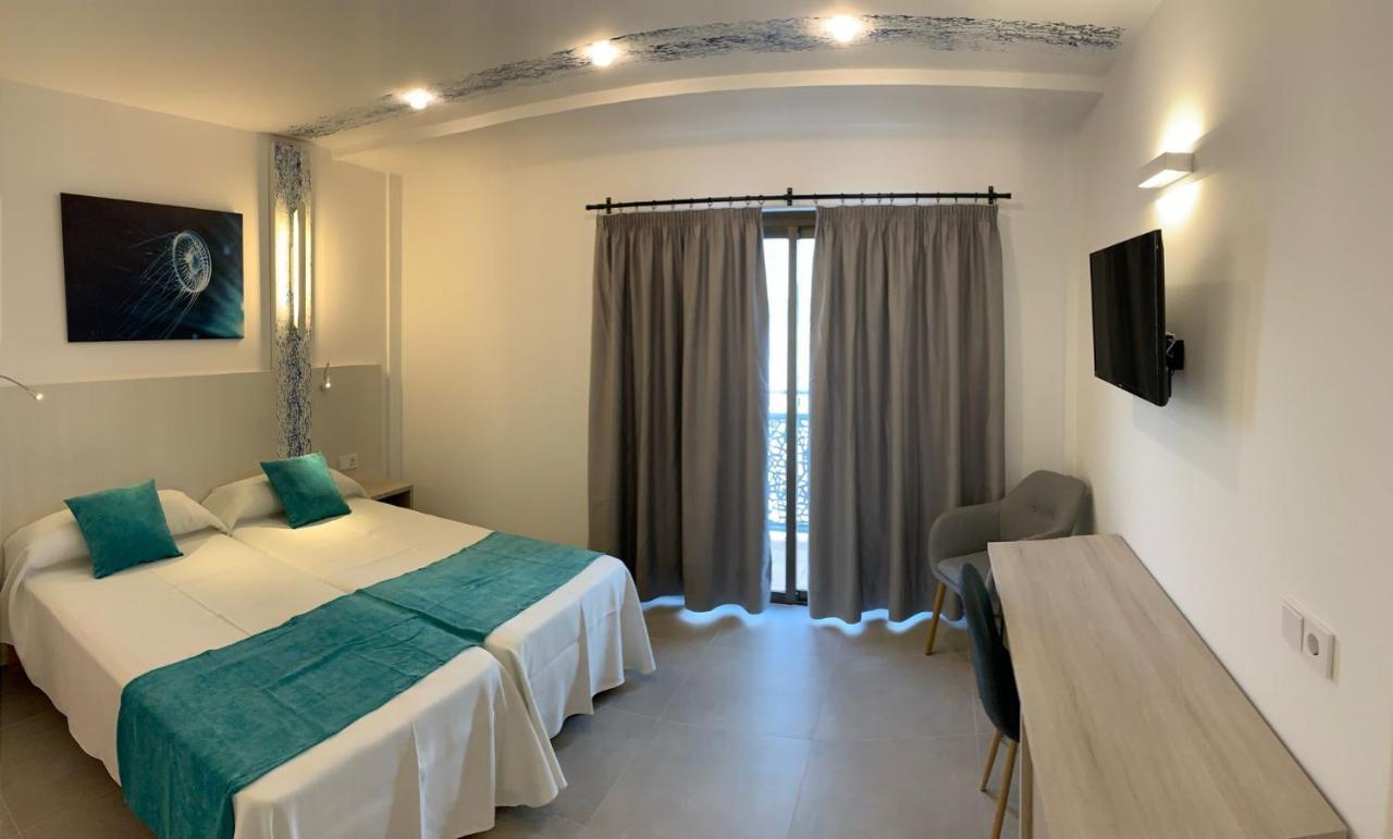 Hotel Brisa - Adults Only Сан-Антонио-Абад Экстерьер фото