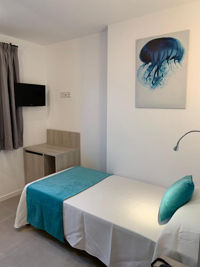 Hotel Brisa - Adults Only Сан-Антонио-Абад Экстерьер фото