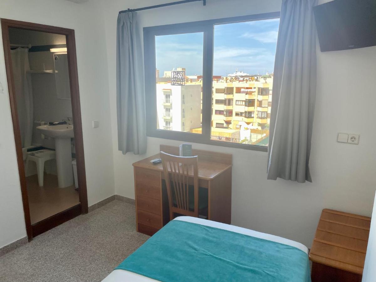 Hotel Brisa - Adults Only Сан-Антонио-Абад Экстерьер фото